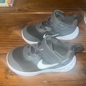 Nike running shoes (8C/Toddler)